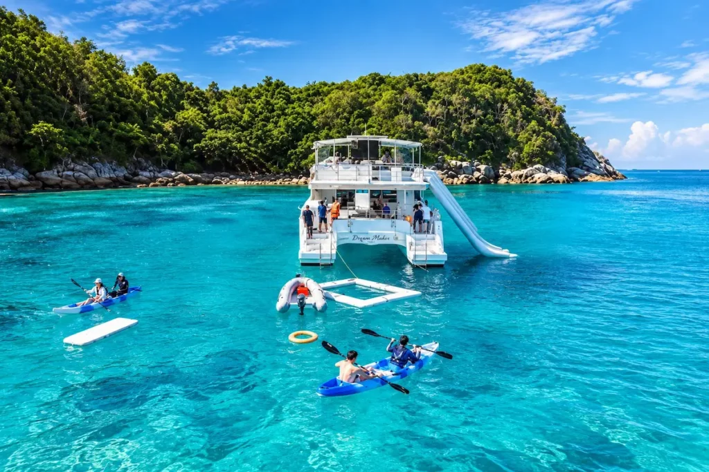 phi phi private boat.